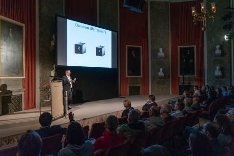 Distinguished Lecturer: John Preskill