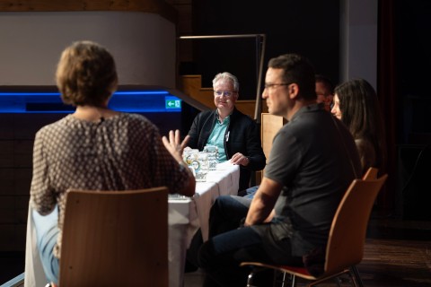 MCQST 2025 - Quantum Stammtisch - Simone Warzel (TUM) and Robert Raussendorf (Leibniz University) with Sophia Economou (Virginia Tech), Stefan Filipp (WMI), Robert König (TUM) and Thomas Monz (AQT & Univ. of Innsbruck)