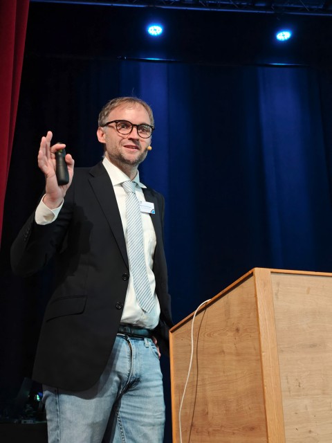 MCQST 2025 - Talk - Max Hirschberger (Univ. of Tokyo, RIKEN)