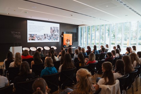 Keynote by Isabella Fritsche (planqc)