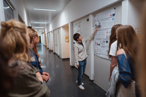 Lab Tour at MPQ 